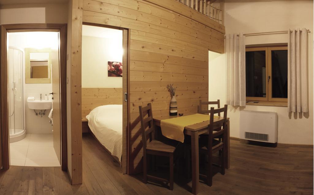 Farm Stay Sibav B&B Dobrovo Zimmer foto